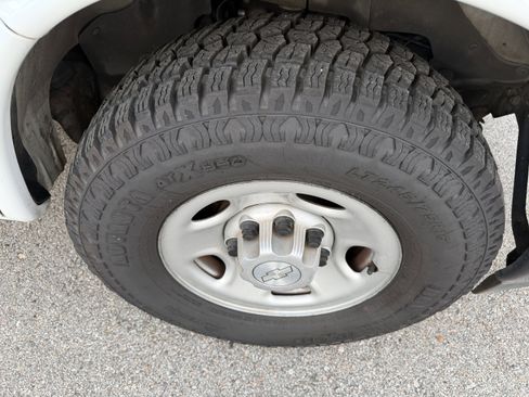 Used 2019 Chevrolet Express 2500 w/ Driver Convenience Package image 6