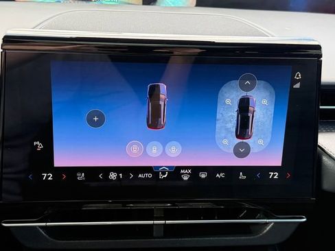 Used 2024 Lincoln Nautilus Reserve w/ Equipment Group 202A image 13