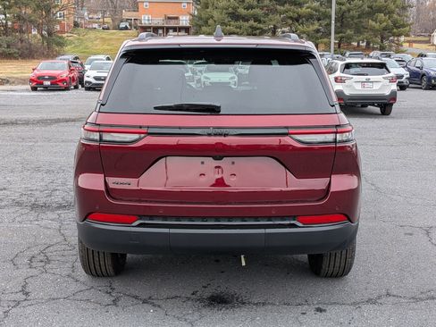 New 2025 Jeep Grand Cherokee Altitude image 6