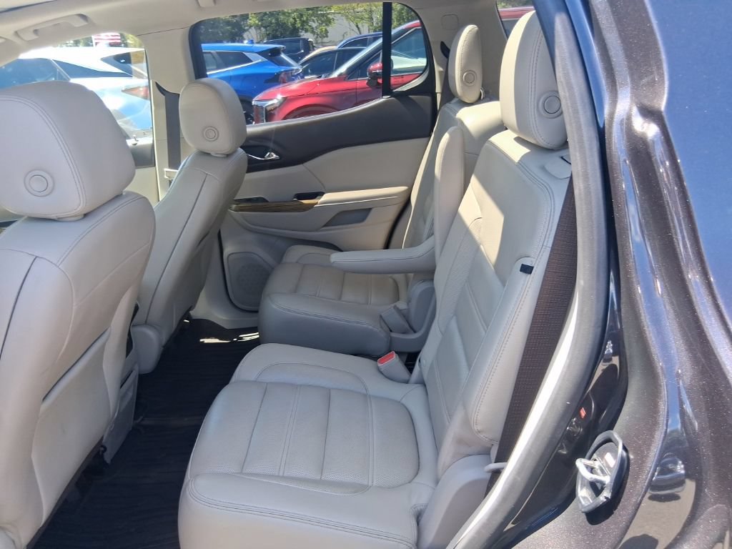 Used 2018 GMC Acadia Denali w/ Technology Package FWD image 12