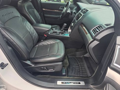 Used 2016 Ford Explorer Platinum AWD/4WD image 24