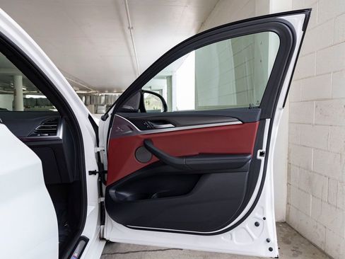 Certified 2023 BMW X4 M40i w/ Premium Package image 29