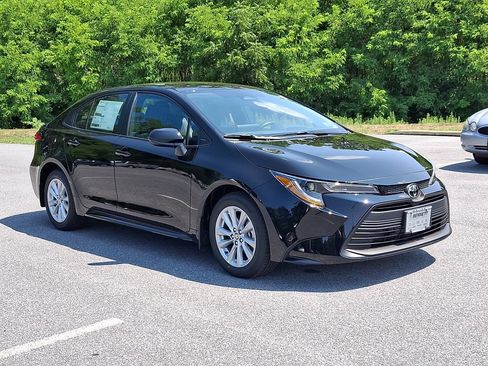 New 2026 Toyota Corolla LE FWD image 4