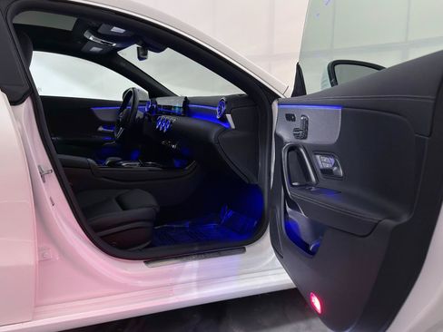 Used 2022 Mercedes-Benz CLA 250 4MATIC image 24