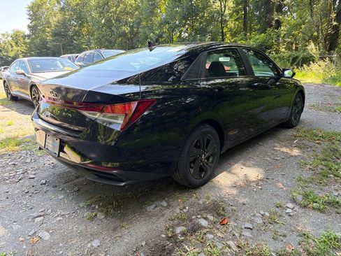 Certified 2023 Hyundai Elantra SEL FWD image 3