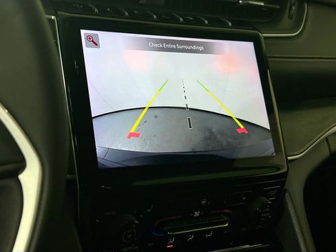 Used 2023 Jeep Grand Cherokee L Limited image 14