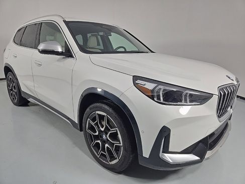 Used 2023 BMW X1 xDrive28i w/ Premium Package image 6