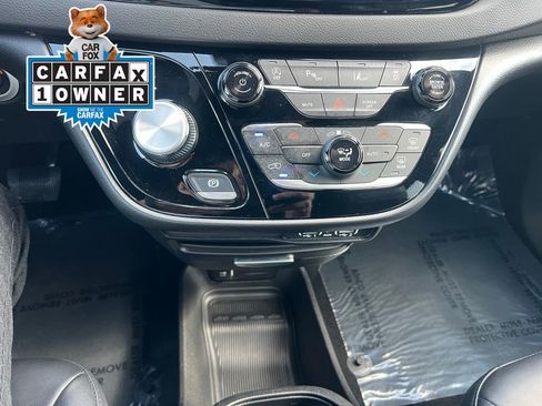 Used 2025 Chrysler Pacifica Select FWD image 38