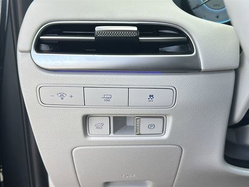 Used 2024 Hyundai Palisade Limited image 21