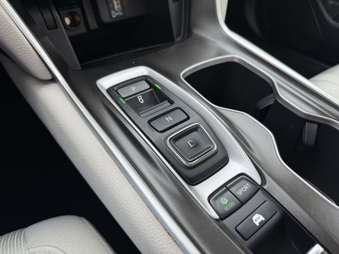 Used 2018 Honda Accord EX image 25