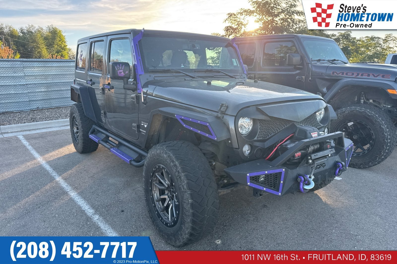 Used 2018 Jeep Wrangler Unlimited Sahara w/ Connectivity Group AWD/4WD image 1