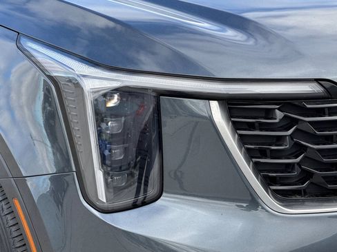 Used 2024 Kia Sorento S image 9