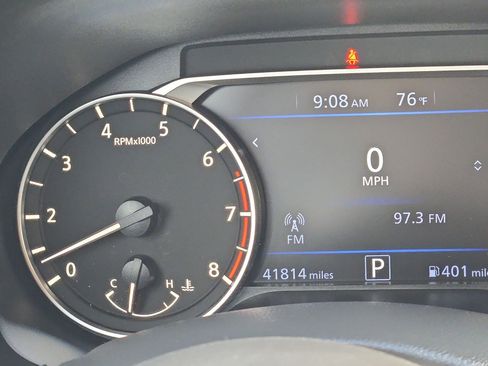 Used 2025 Nissan Altima 2.5 SV FWD image 22