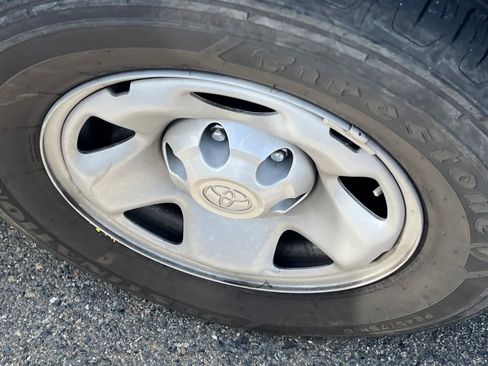 Used 2023 Toyota Tacoma SR w/ SR Convenience Package image 12