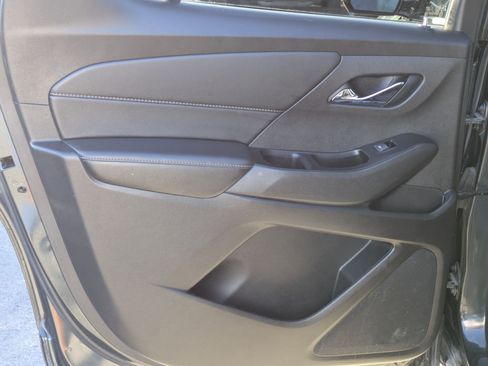 Used 2020 Chevrolet Traverse LT image 14