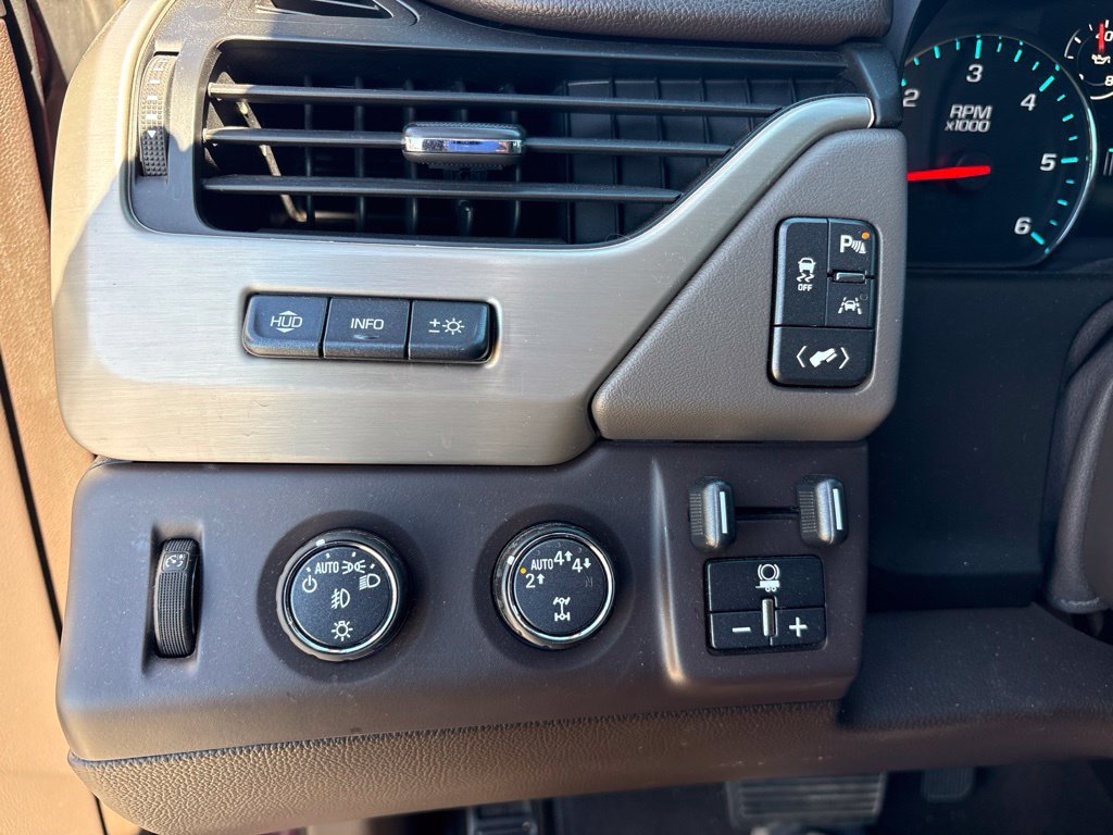 Used 2017 GMC Yukon Denali w/ Open Road Package AWD/4WD image 11