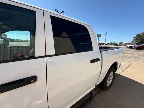 Used 2022 RAM 1500 Classic SLT AWD/4WD image 34