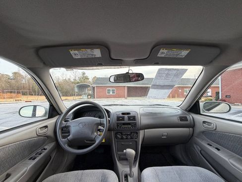 Used 2001 Toyota Corolla LE image 14