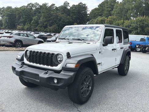 Used 2024 Jeep Wrangler Unlimited Sport AWD/4WD image 3