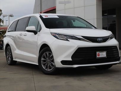 Certified 2023 Toyota Sienna LE
