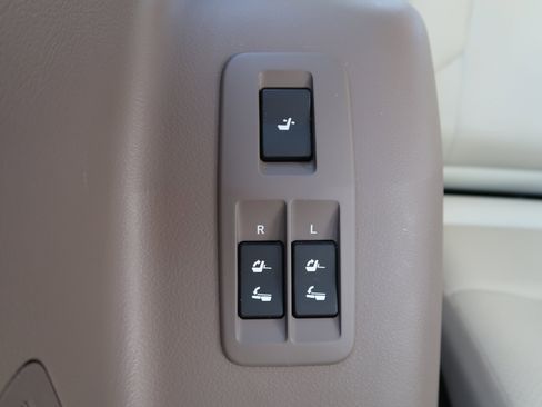 Used 2013 Lexus GX 460 image 42