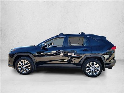 Used 2025 Toyota RAV4 XLE Premium image 8