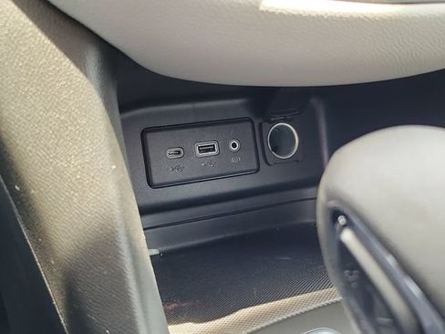 Used 2022 Chevrolet Equinox LS w/ LS Convenience Package FWD image 25