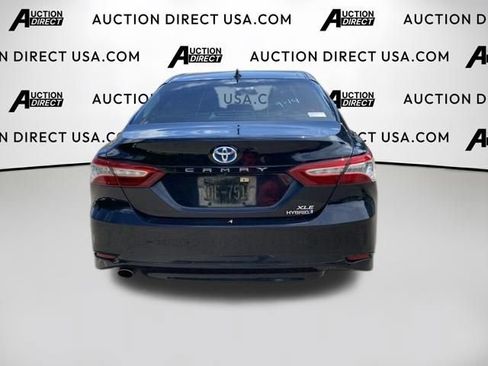 Used 2020 Toyota Camry XLE w/ Sunroof Package FWD image 8
