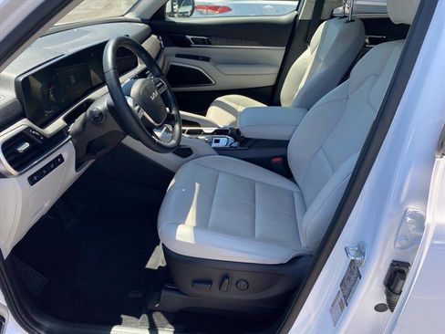 Used 2024 Kia Telluride EX AWD/4WD image 10