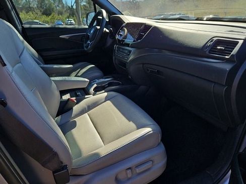 Used 2023 Honda Passport EX-L image 12