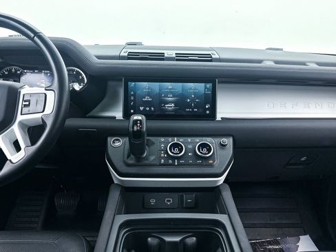 Used 2023 Land Rover Defender 110 S image 5