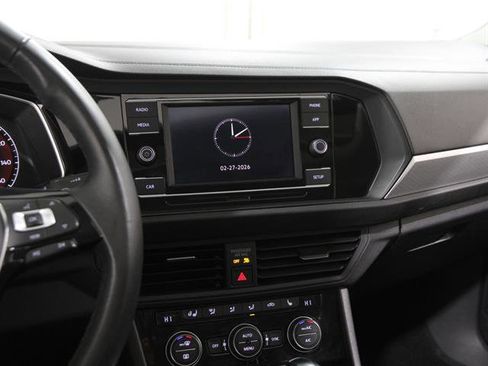 Used 2019 Volkswagen Jetta SE image 9