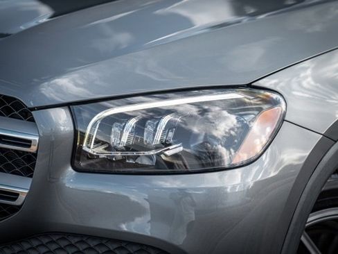 Used 2022 Mercedes-Benz GLS 450 4MATIC image 4