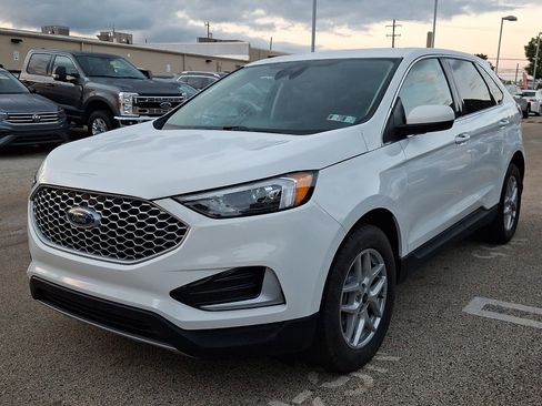 Used 2024 Ford Edge SEL AWD/4WD image 2