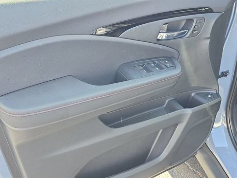 New 2026 Honda Ridgeline Black Edition image 9