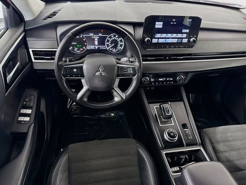 Used 2023 Mitsubishi Outlander SE Black Edition image 17