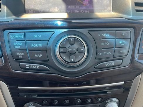 Used 2015 Nissan Pathfinder Platinum w/ Family Entertainment Package FWD image 17
