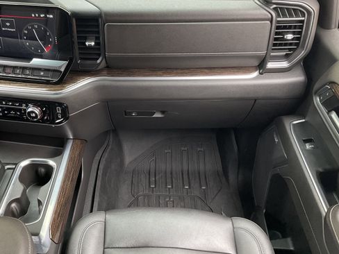 Used 2022 GMC Sierra 1500 Elevation w/ Elevation Premium Package AWD/4WD image 25