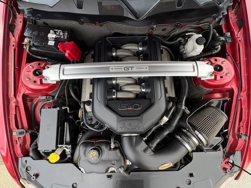 Used 2012 Ford Mustang GT Premium w/ HID Headlamps & Security Pkg RWD image 23