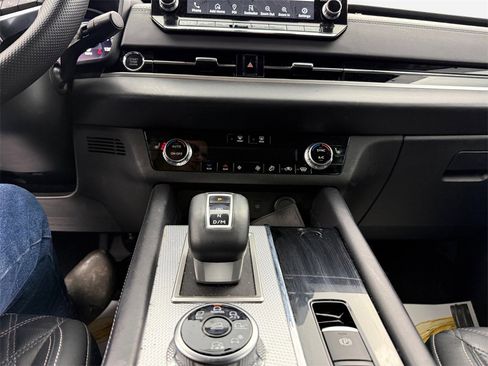 Used 2024 Mitsubishi Outlander SEL image 22