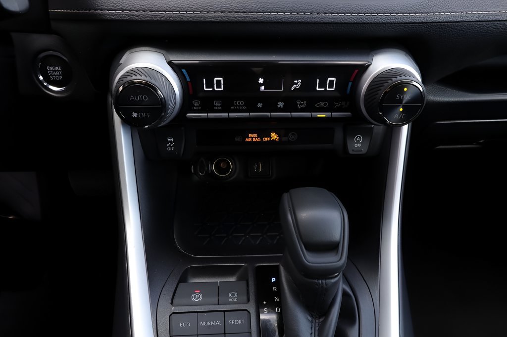 Certified 2025 Toyota RAV4 XLE AWD/4WD image 34
