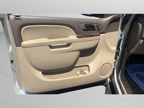 Used 2011 Chevrolet Tahoe LTZ AWD/4WD image 11
