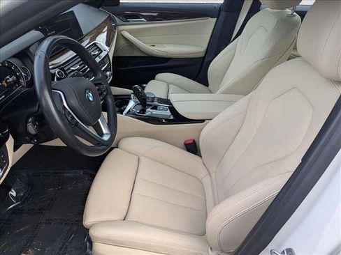 Used 2018 BMW 530i w/ Premium Package image 17