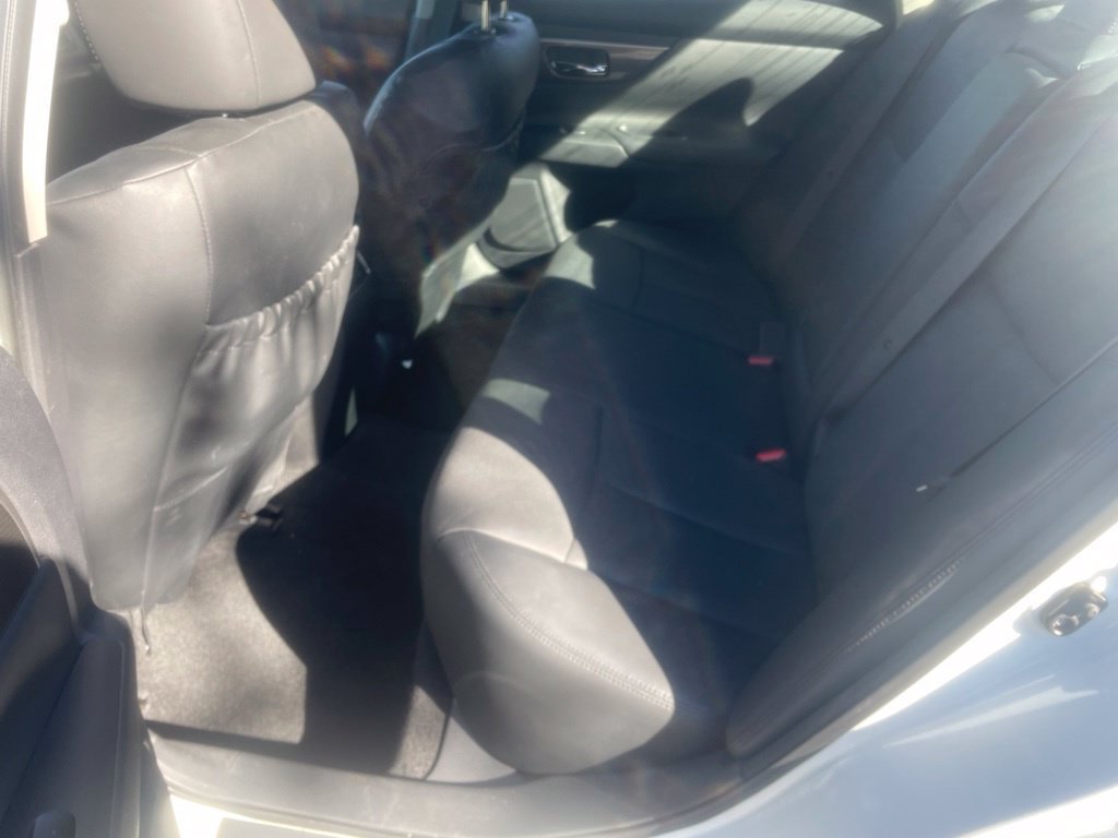 Used 2015 Nissan Altima 3.5 SL FWD image 22