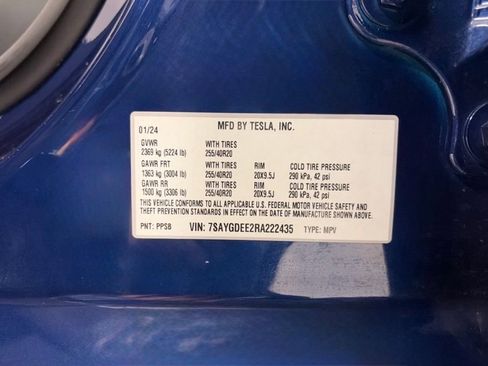 Used 2024 Tesla Model Y Long Range AWD/4WD image 21
