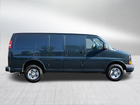 Used 2017 Chevrolet Express 2500 RWD image 8