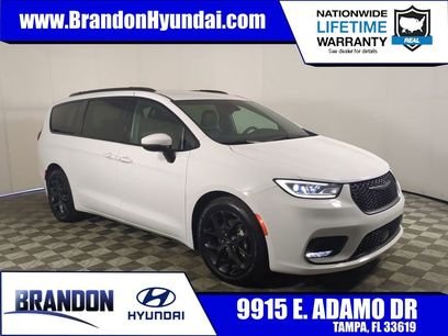 Used 2023 Chrysler Pacifica Touring-L w/ S Appearance Package