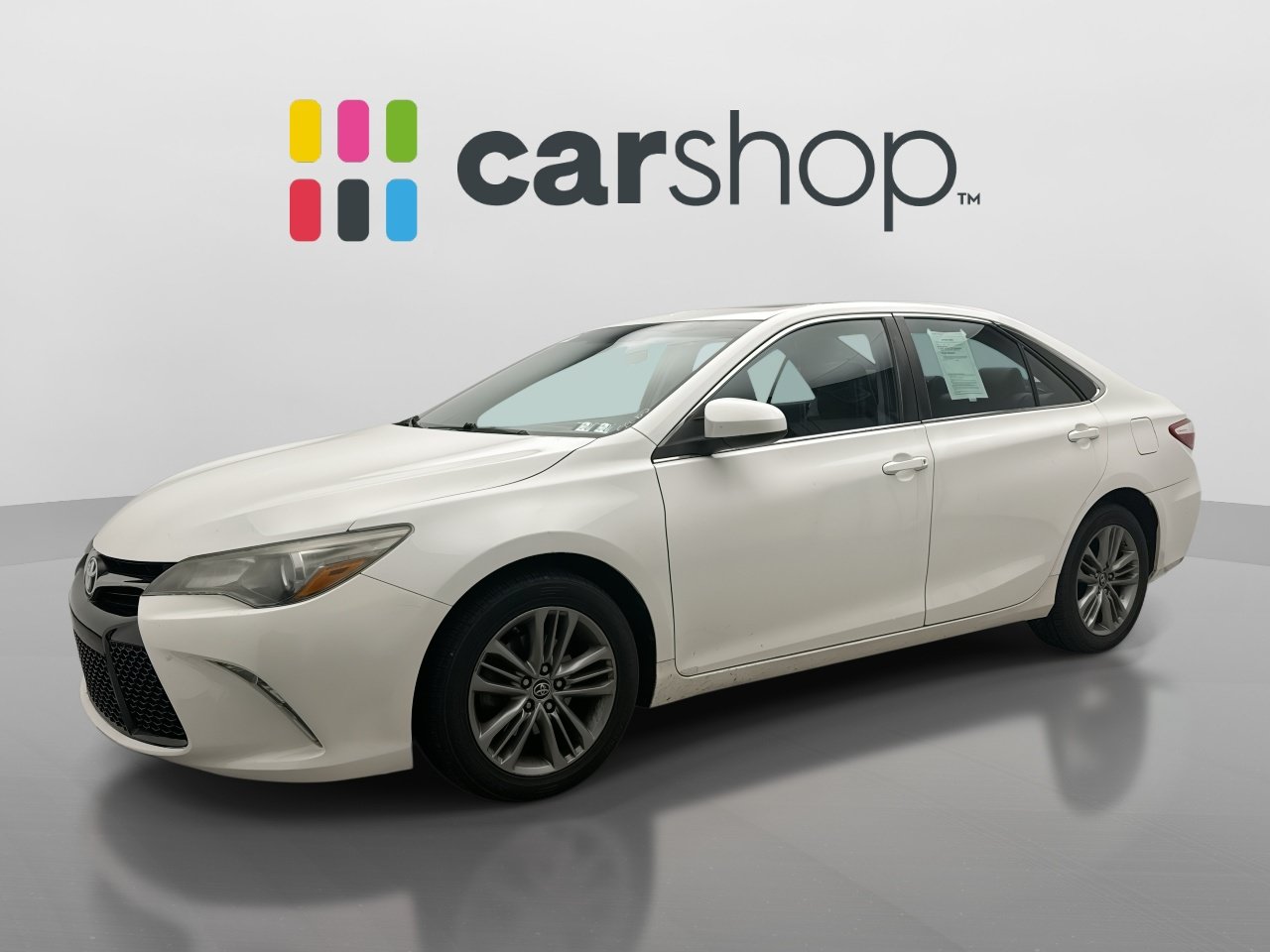 Used 2015 Toyota Camry SE w/ Moonroof Package FWD image 1