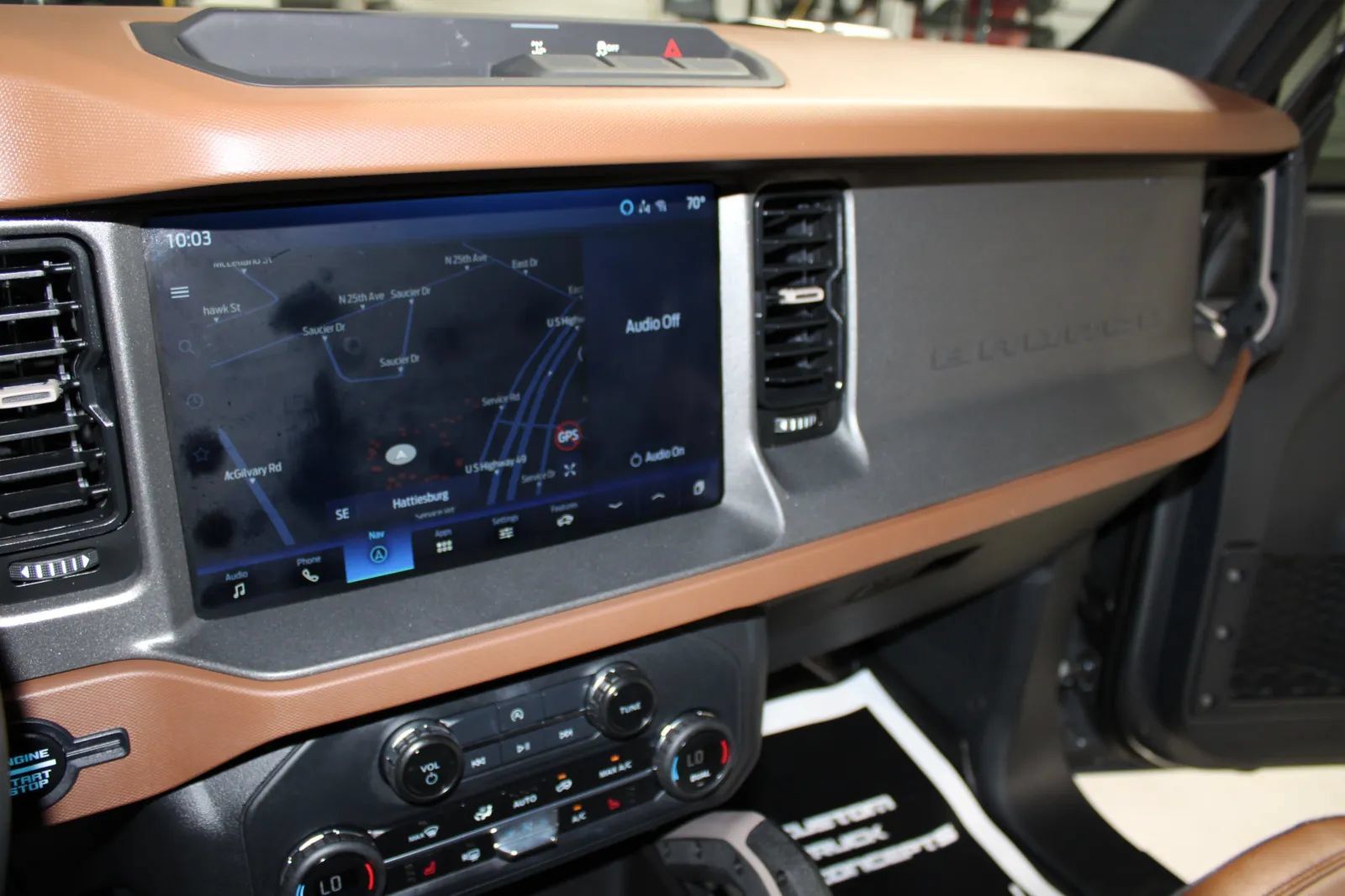 Used 2024 Ford Bronco Outer Banks AWD/4WD image 16