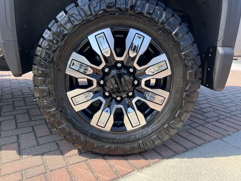 Used 2024 GMC Sierra 2500 Denali w/ Denali Reserve Package image 13